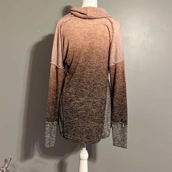 T Party Turtleneck Sweater in Browns and Tans, Size Small - Picture 3 of 4